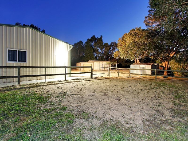 21 Quenington Court, Maida Vale WA 6057