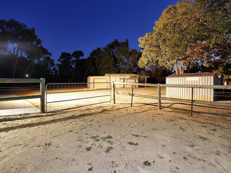 21 Quenington Court, Maida Vale WA 6057