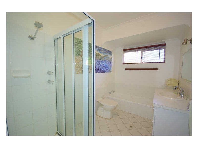 8 Peet Road, Kalamunda WA 6076