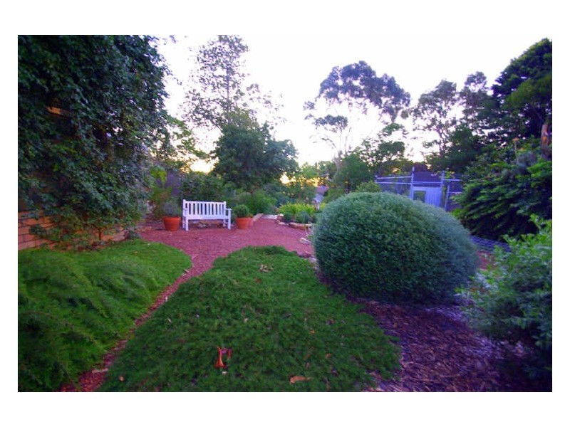 8 Peet Road, Kalamunda WA 6076