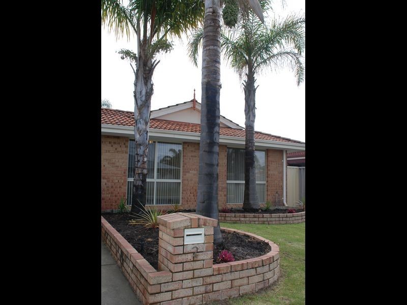 2 Schaffers Place, Thornlie WA 6108