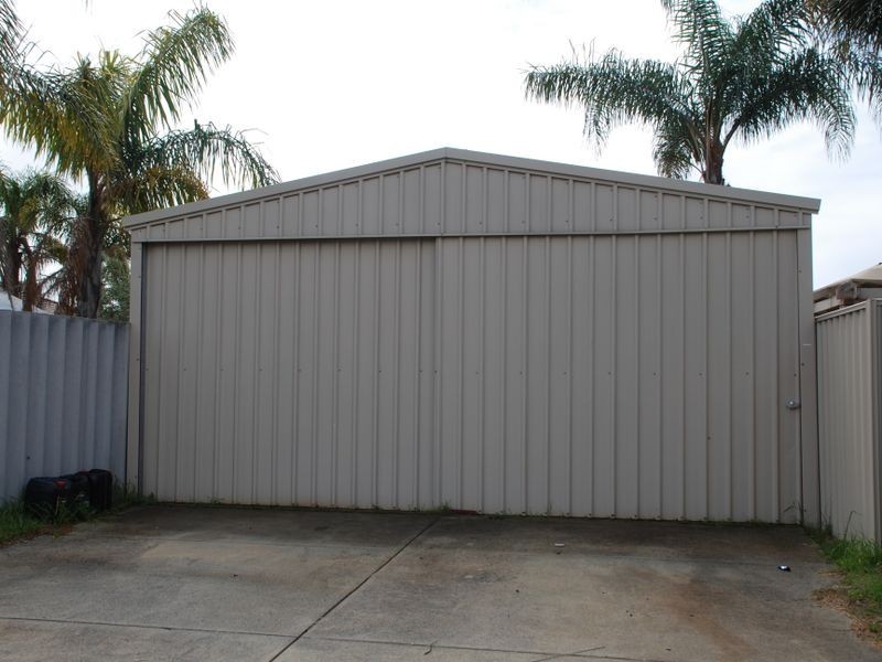 2 Schaffers Place, Thornlie WA 6108