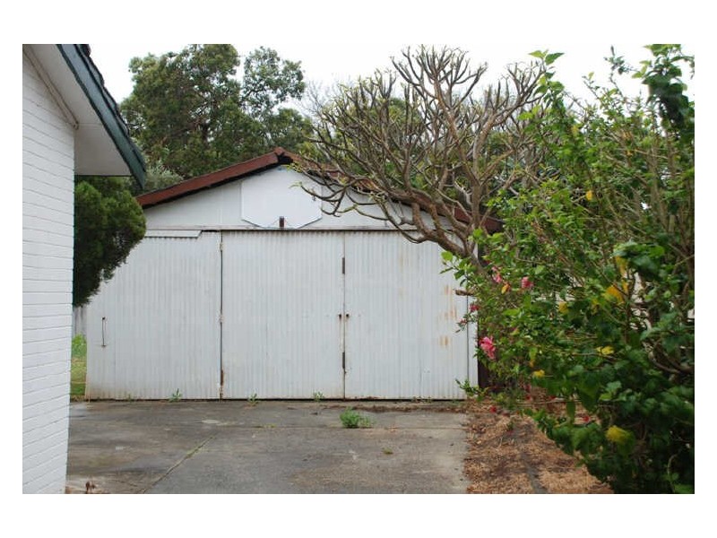 5 Bugendore Street, Maida Vale WA 6057