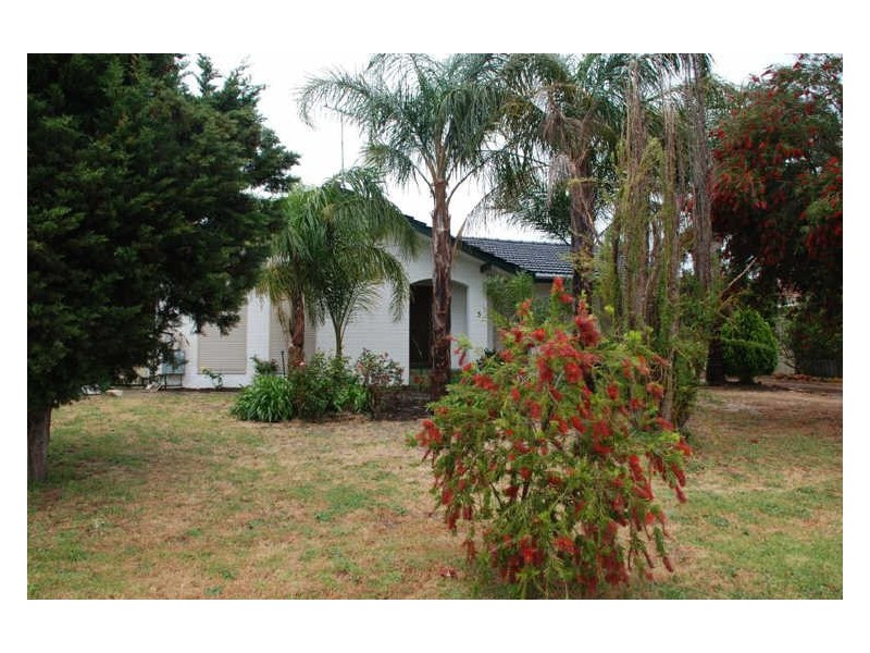 5 Bugendore Street, Maida Vale WA 6057