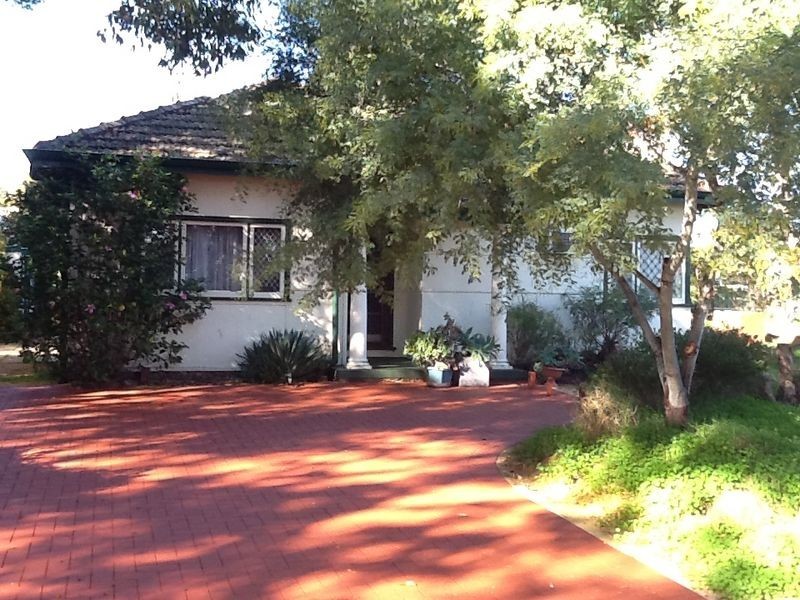 6 Lane Road, Kalamunda WA 6076