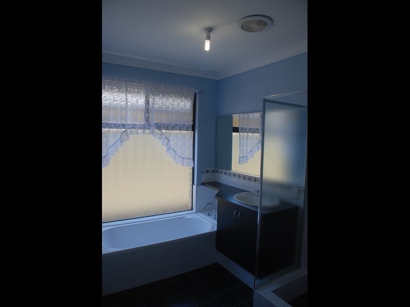 17 Pharlap, Wattle Grove WA 6107