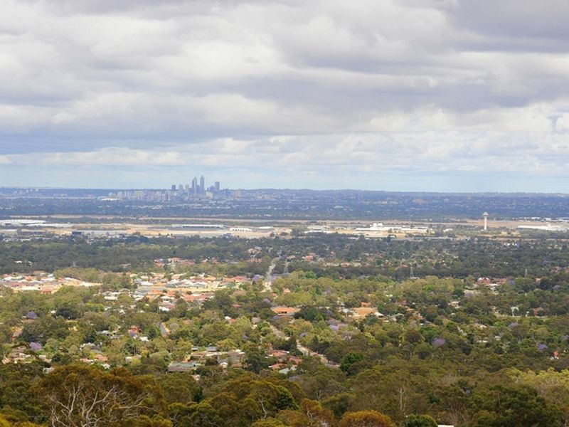 17 Girrawheen Drive, Gooseberry Hill WA 6076