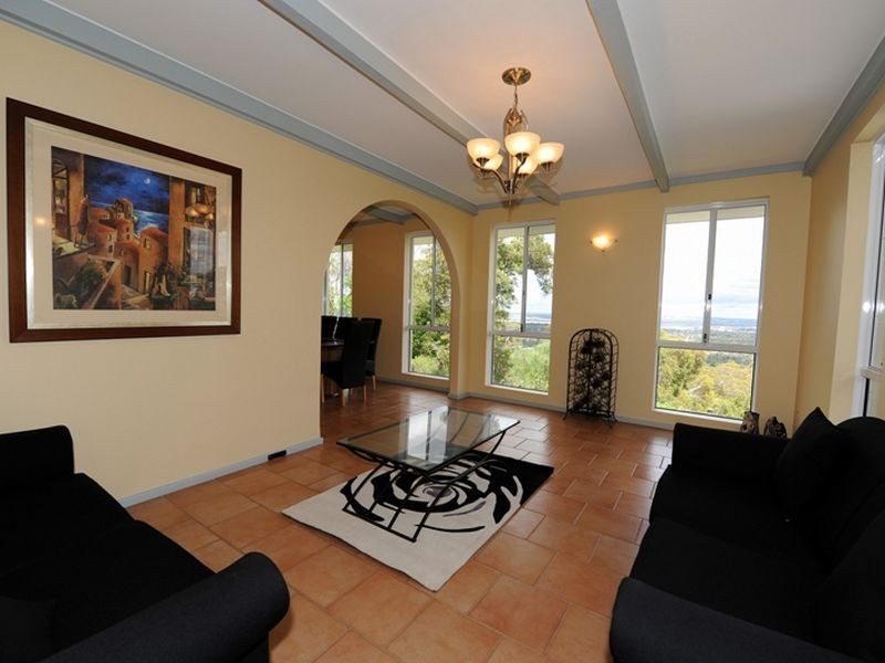 17 Girrawheen Drive, Gooseberry Hill WA 6076