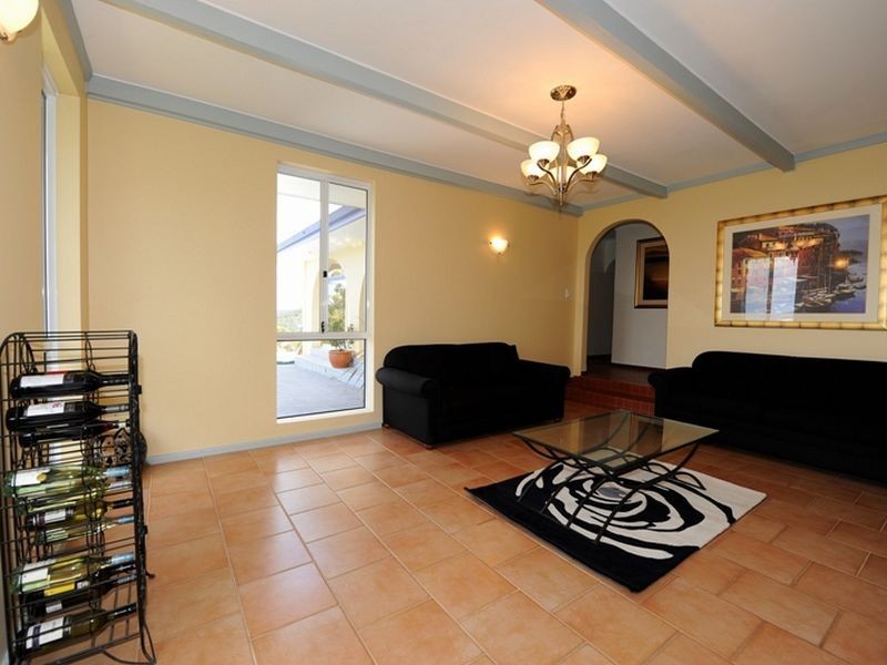 17 Girrawheen Drive, Gooseberry Hill WA 6076