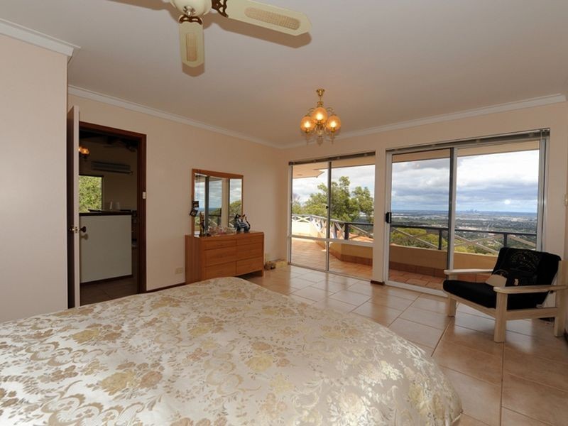 17 Girrawheen Drive, Gooseberry Hill WA 6076