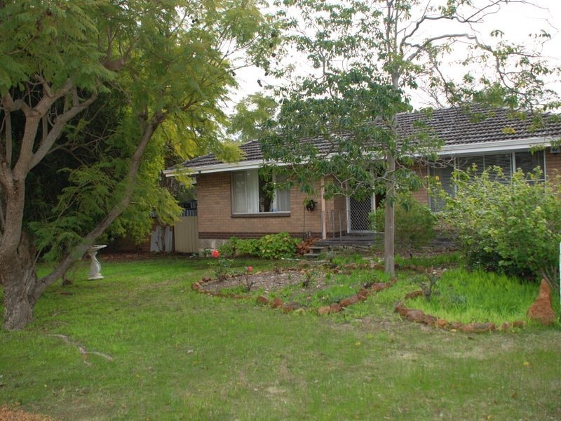 25 Pauline Avenue, Kalamunda WA 6076