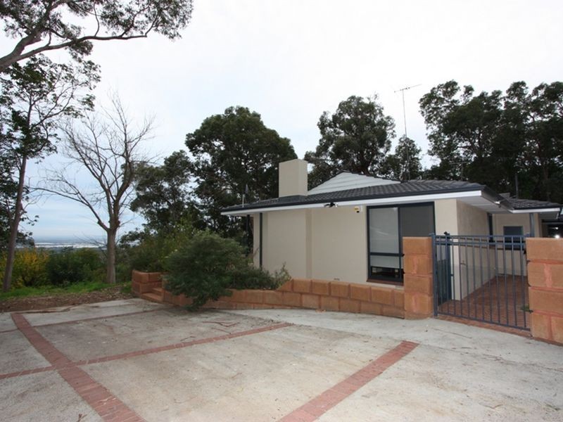 11 Regdel Road, Lesmurdie WA 6076