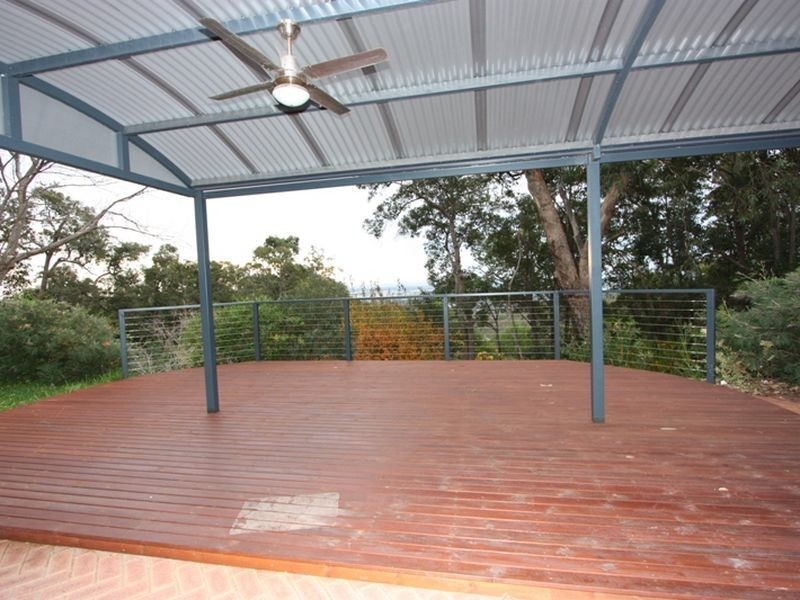 11 Regdel Road, Lesmurdie WA 6076