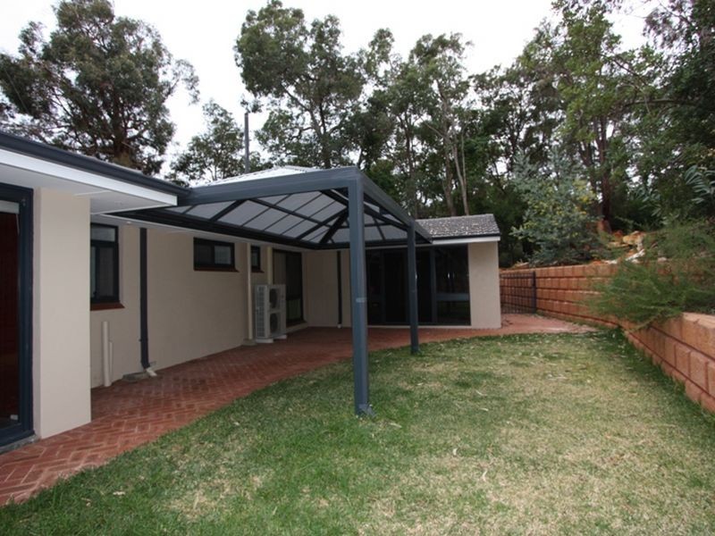 11 Regdel Road, Lesmurdie WA 6076