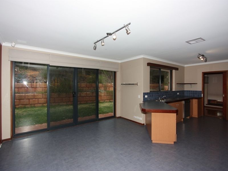 11 Regdel Road, Lesmurdie WA 6076