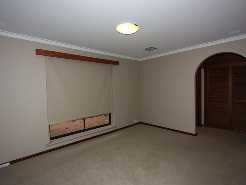 11 Regdel Road, Lesmurdie WA 6076