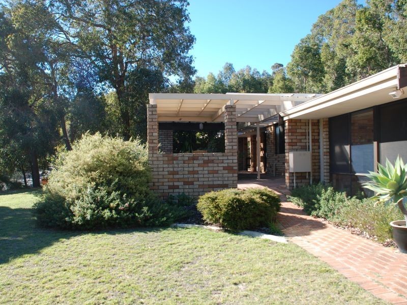 19 Dale Road, Gooseberry Hill WA 6076