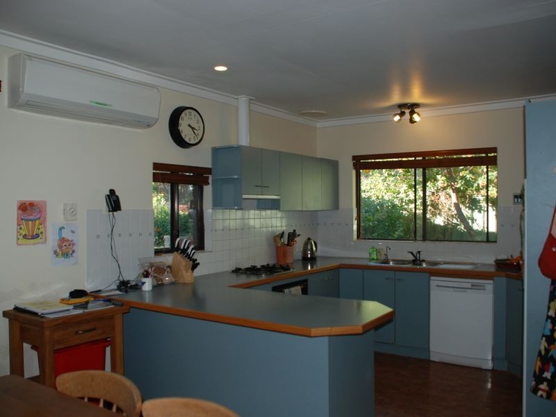 6 Wilson Place, Gooseberry Hill WA 6076