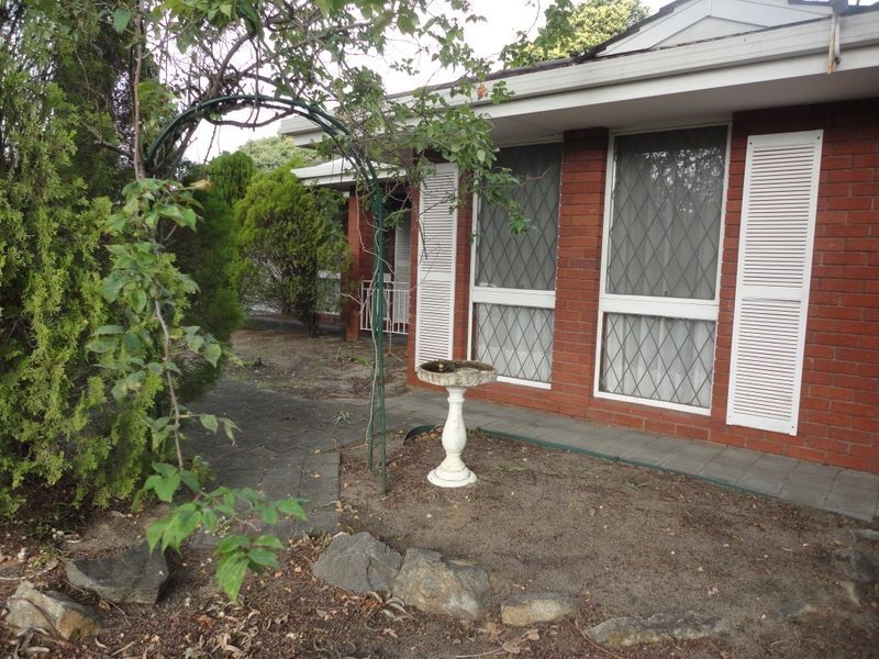 36 Bugendore Street, Maida Vale WA 6057