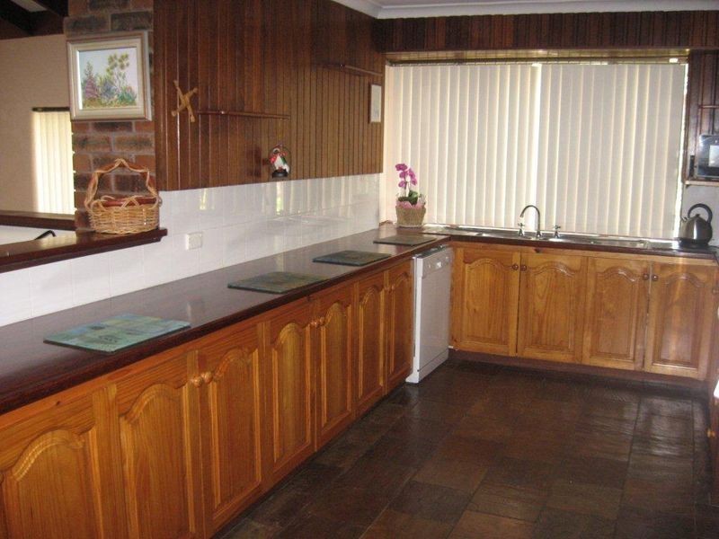 2 Robusta Road, Kalamunda WA 6076