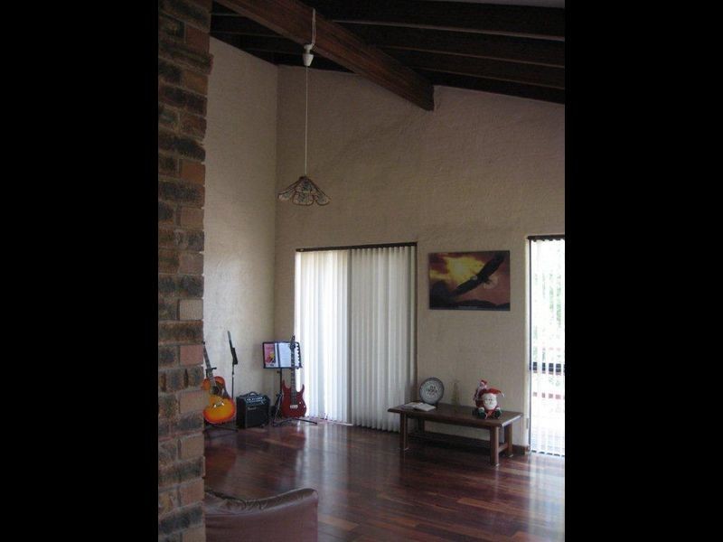 2 Robusta Road, Kalamunda WA 6076