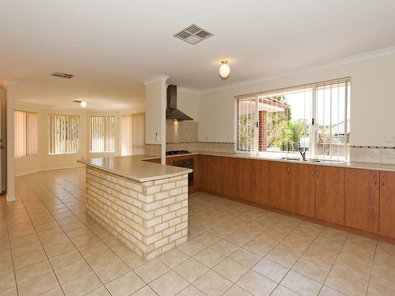 88 Lambertia Crescent, High Wycombe WA 6057