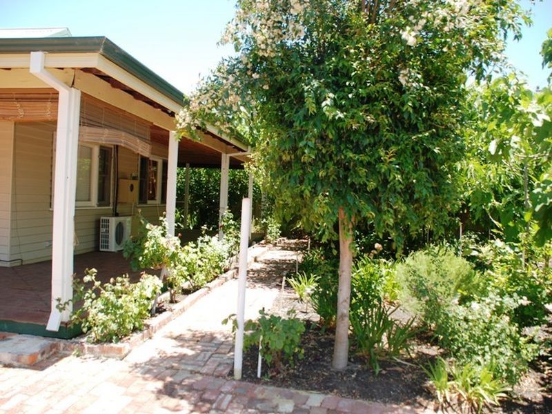 11 Spring Avenue, Midland WA 6056