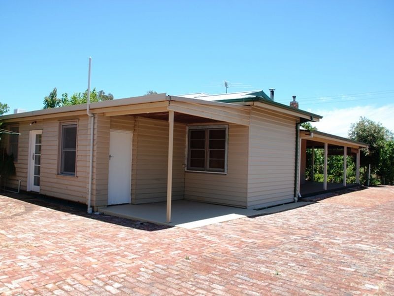 11 Spring Avenue, Midland WA 6056