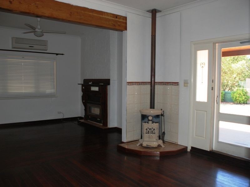 11 Spring Avenue, Midland WA 6056