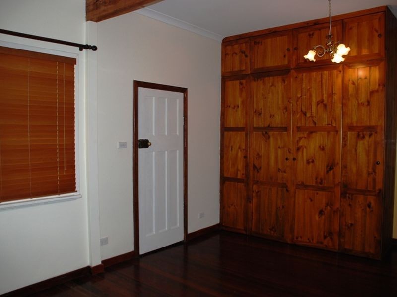 11 Spring Avenue, Midland WA 6056