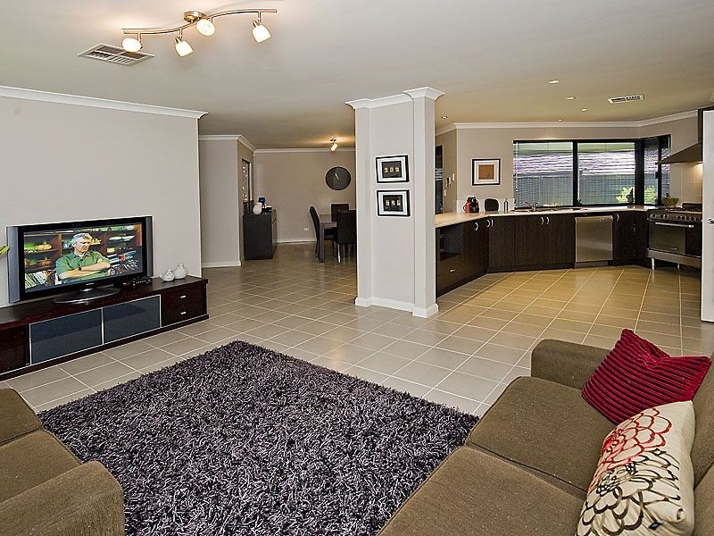 51 Larwood Crescent, High Wycombe WA 6057