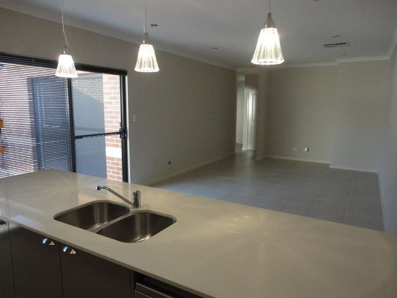 1/15 Heath Road, Kalamunda WA 6076