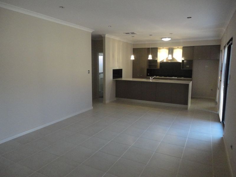 1/15 Heath Road, Kalamunda WA 6076