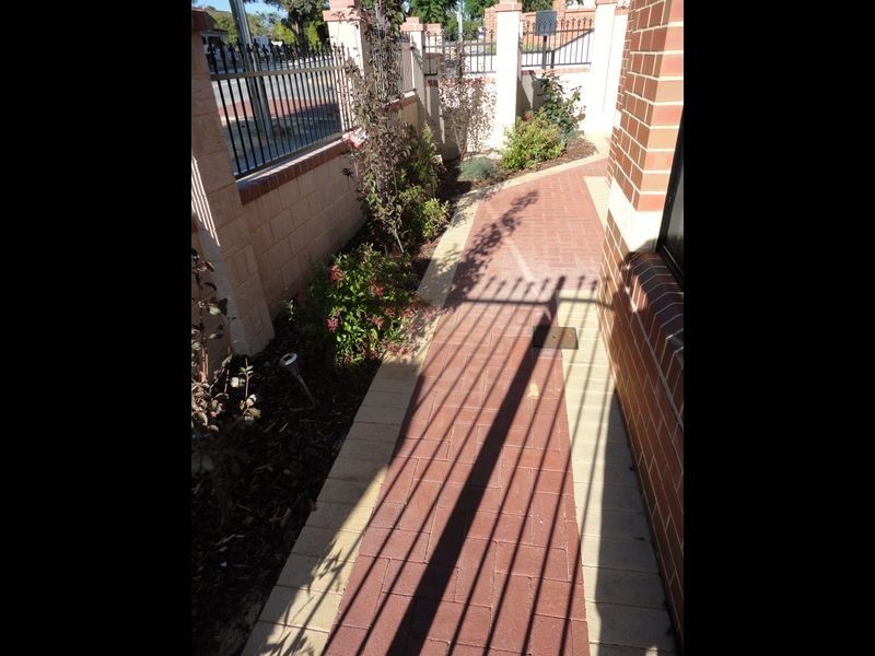 1/15 Heath Road, Kalamunda WA 6076