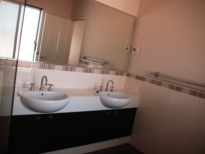 3/15 Heath Road, Kalamunda WA 6076