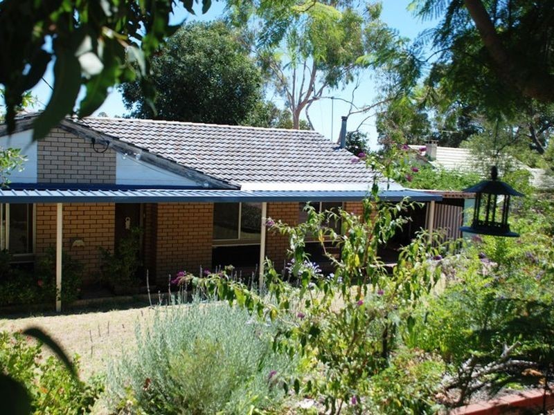 25 Collins Road, Kalamunda WA 6076