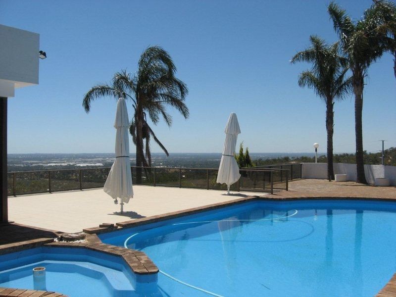 205 Falls Road, Lesmurdie WA 6076