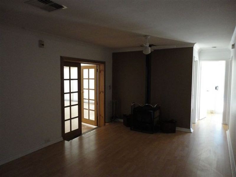 4 Topaz Court, High Wycombe WA 6057