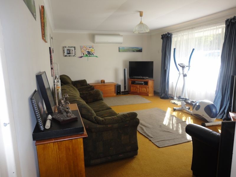 5 Andrew Street, Kalamunda WA 6076