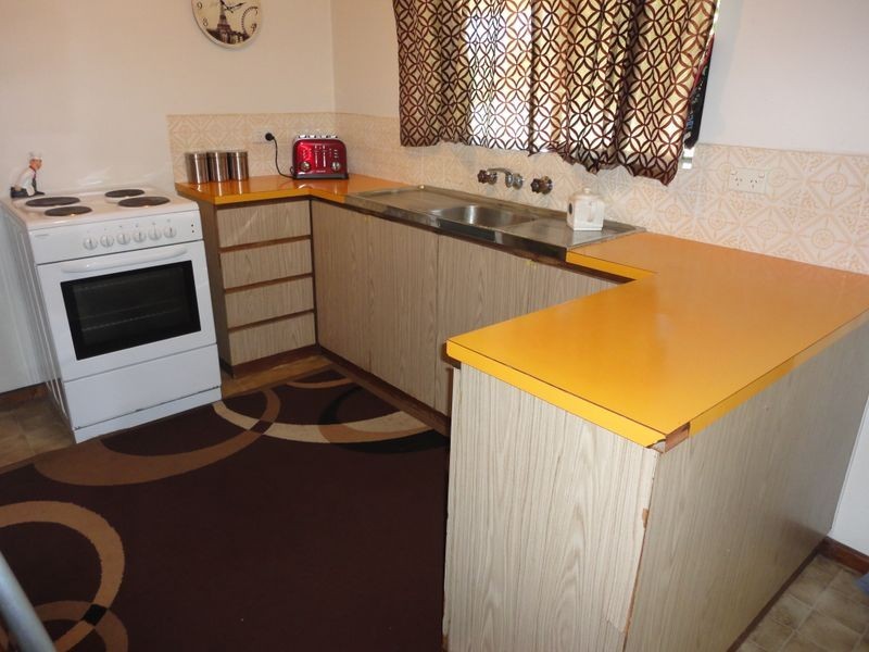 5 Andrew Street, Kalamunda WA 6076