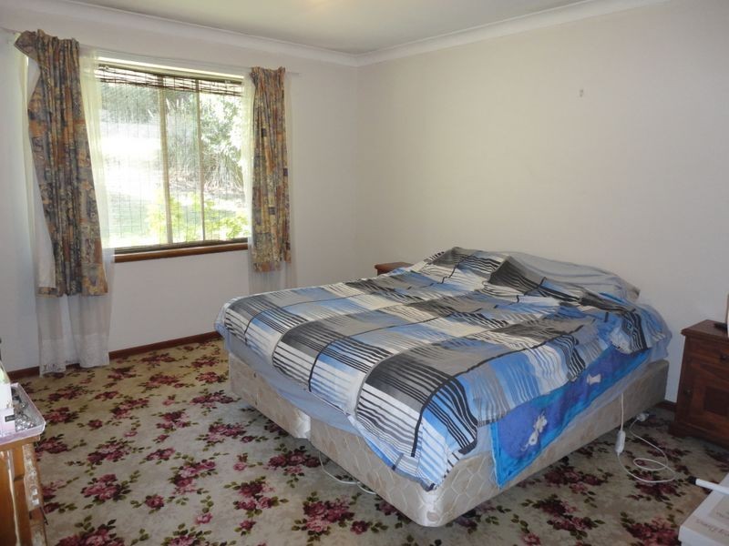 5 Andrew Street, Kalamunda WA 6076