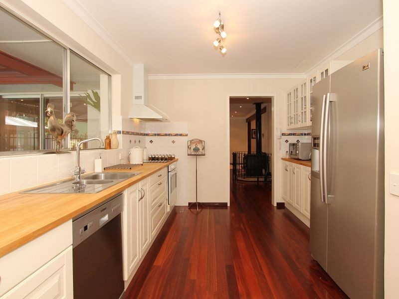 46 Mundaring Weir Road, Kalamunda WA 6076