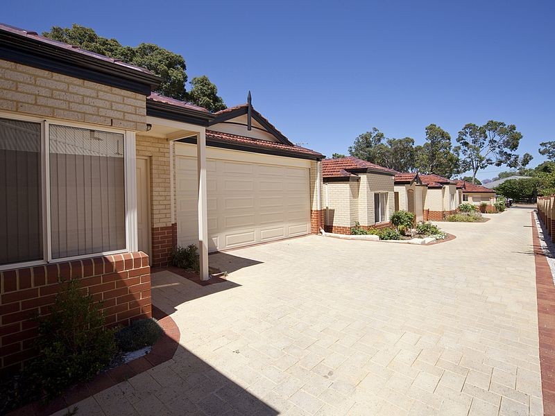 4/19 Boonooloo Road, Kalamunda WA 6076