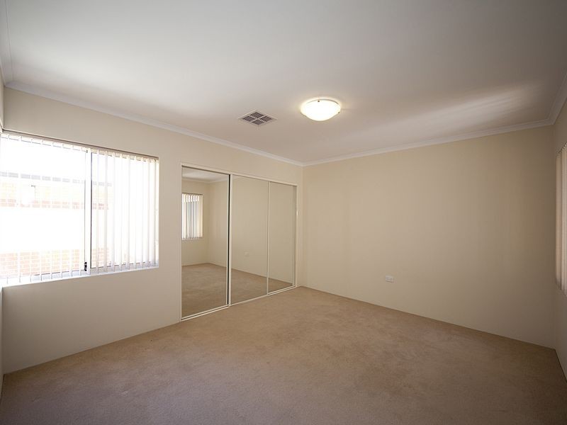 4/19 Boonooloo Road, Kalamunda WA 6076