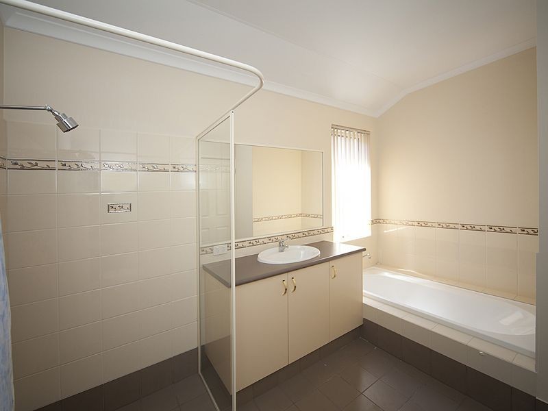 4/19 Boonooloo Road, Kalamunda WA 6076