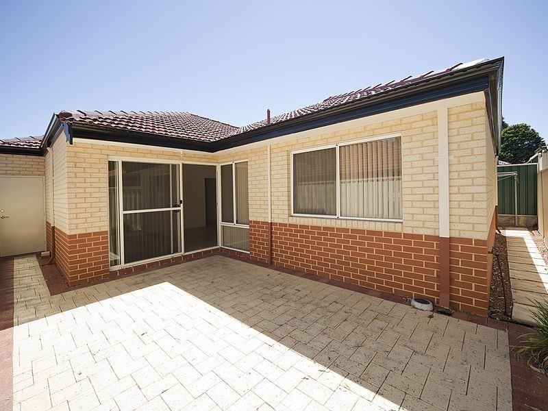 4/19 Boonooloo Road, Kalamunda WA 6076