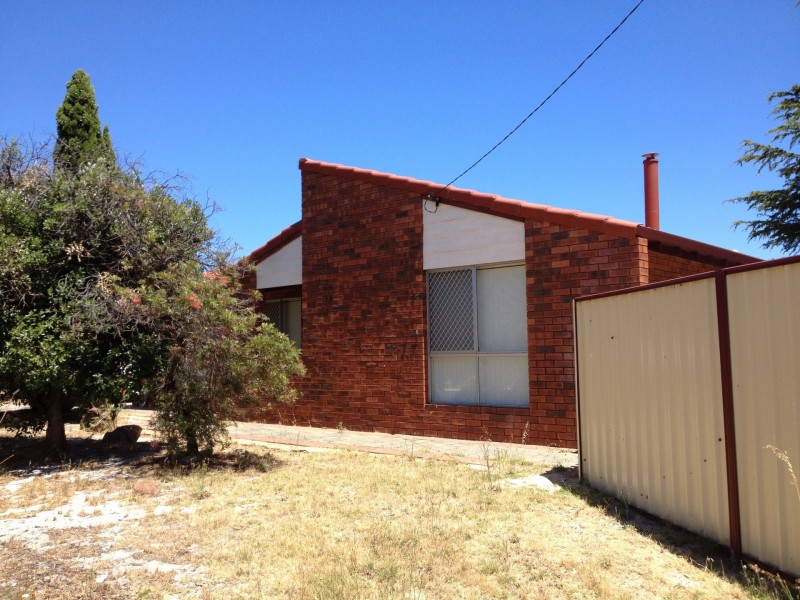 2 Curlew Court, Kelmscott WA 6111