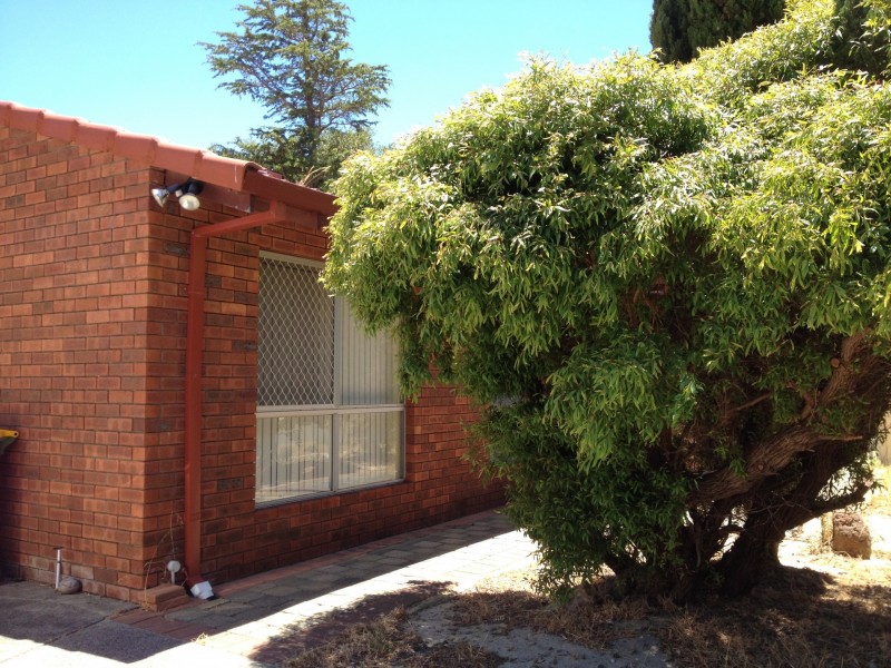 2 Curlew Court, Kelmscott WA 6111