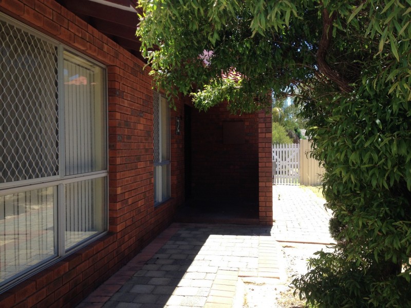 2 Curlew Court, Kelmscott WA 6111