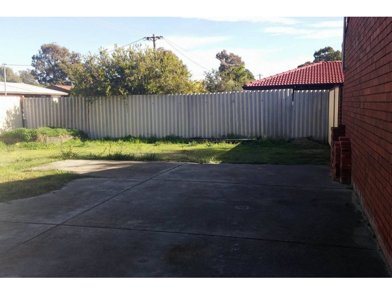2 Curlew Court, Kelmscott WA 6111